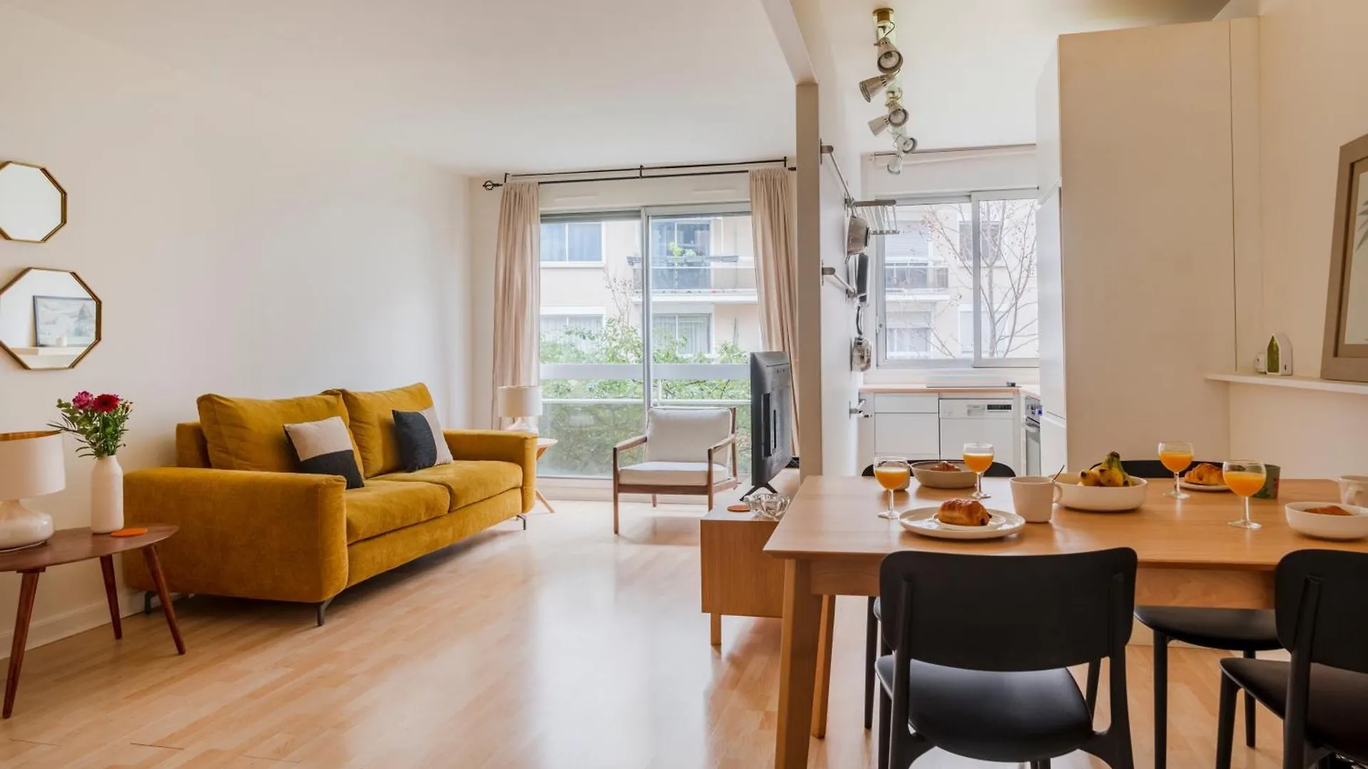 Paris Arsonval Design Residence